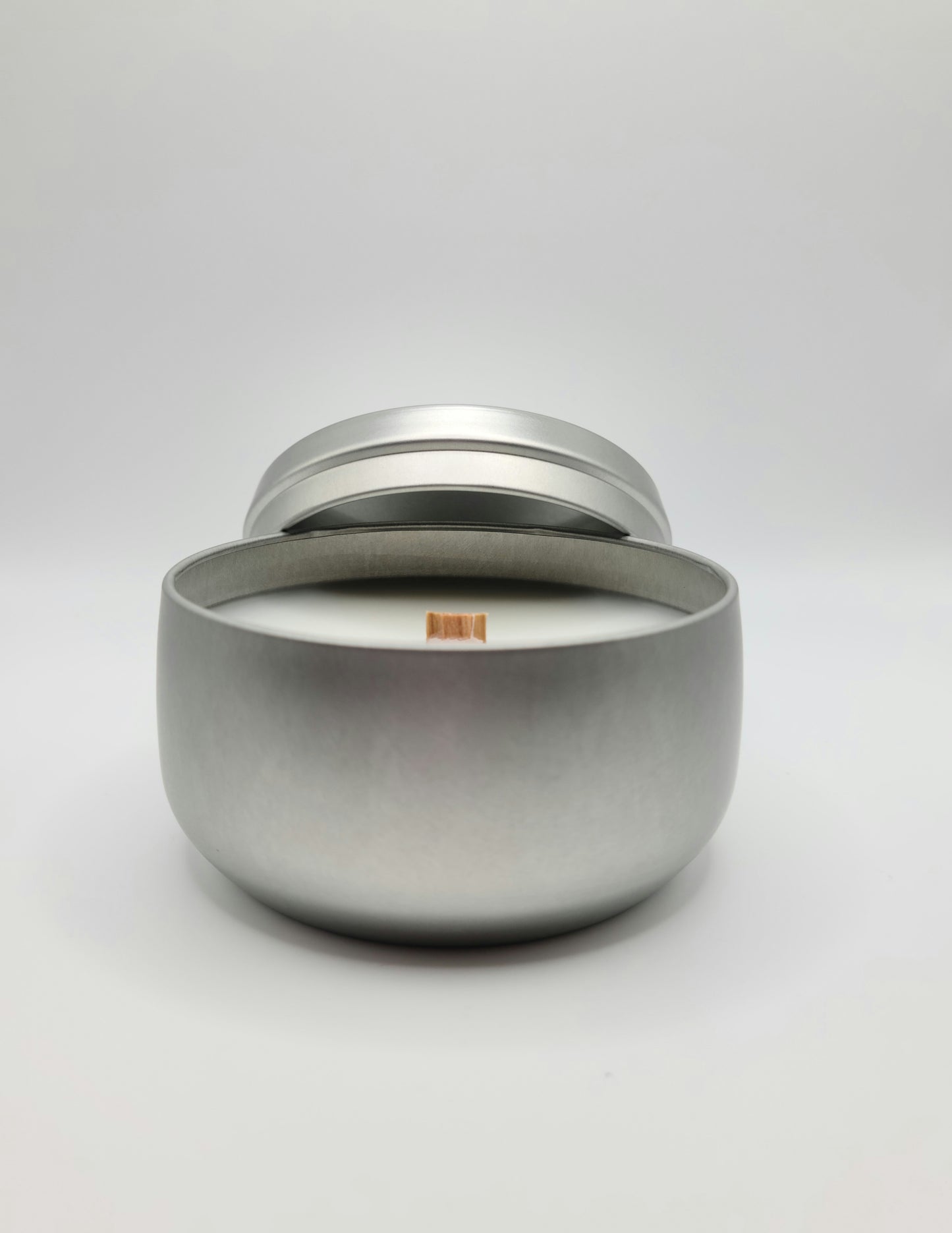 Elegant Sliver 8 oz Tin Candles.